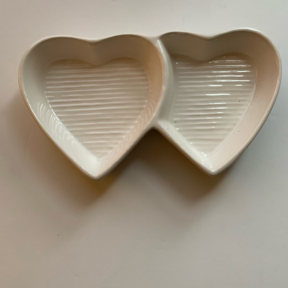 IQ Accessories Glossy Cream Double Heart Ceramic Dish